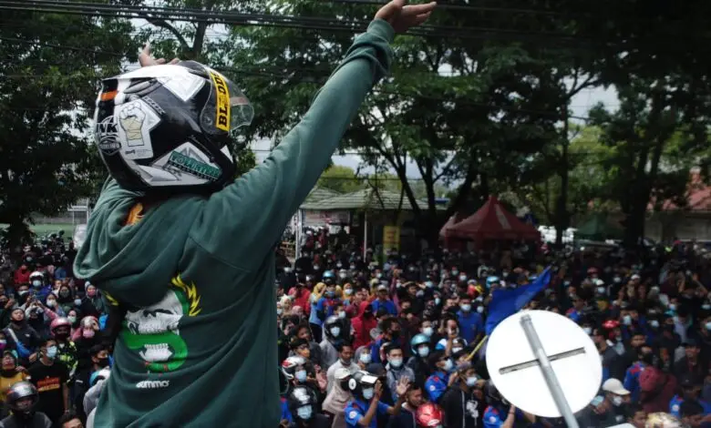 Fraksi PKS-Demokrat Temui Massa, Demo Aliansi Buruh Cianjur Berakhir Damai