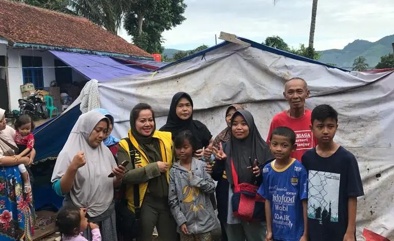 Fungsionaris Golkar, Melli Darsa Turun Langsung Bantu Korban Gempa Cianjur