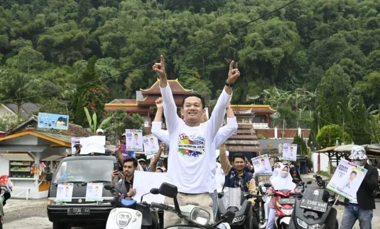 Gelar Pawai Budaya, Cakades Gadog Iyan Sopyan Siap Berlaga