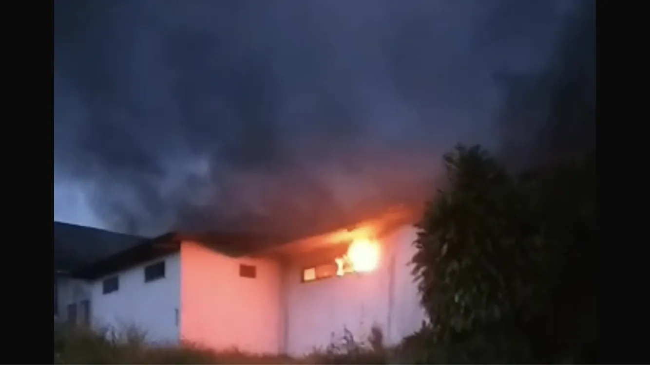 Gudang Obat Kosong di Gekbrong Terbakar, Penyebabnya Masih Misteri