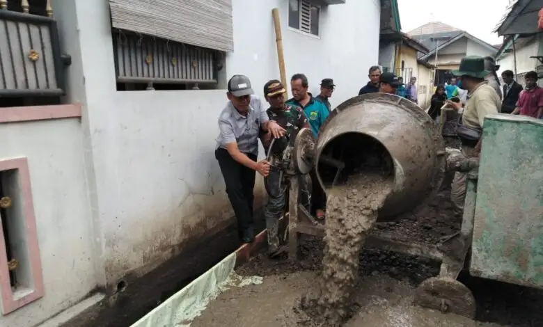 Gunakan Dana Desa, Pemdes Ciranjang Beton Jalan Pasir Kawung