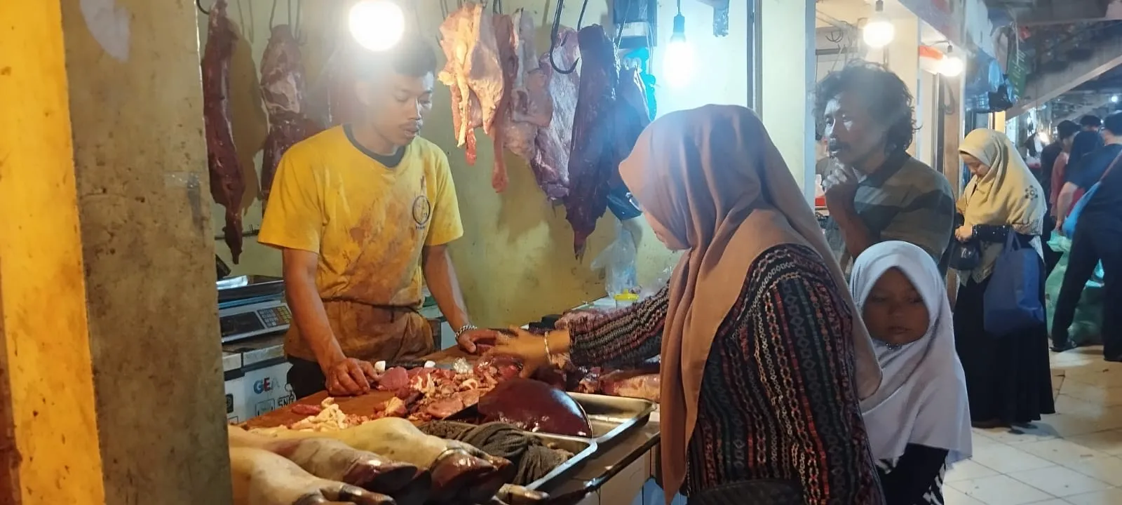 Harga Daging Sapi di Pasar Cipanas Tembus Rp140 Ribu Jelang Ramadan, Pembeli Masih Sepi
