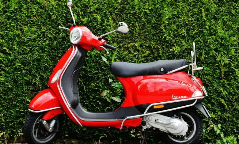 Harga 3 Motor Vespa Matic Terbaru 2022, Siap Beli?