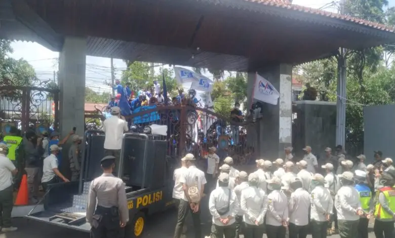 Hari Ini, Buruh Unjuk Rasa Tuntut Kenaikan UMK 2021 di Pendopo Cianjur -