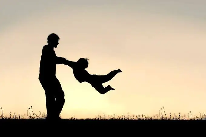 Hari Ini Peringatan Hari Ayah Nasional, Cek Faktanya di Sini!