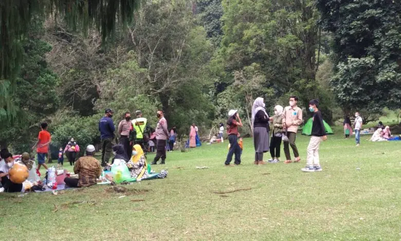Hari Kedua Lebaran, Objek Wisata di Cipanas Dipadati Ribuan Pengunjung