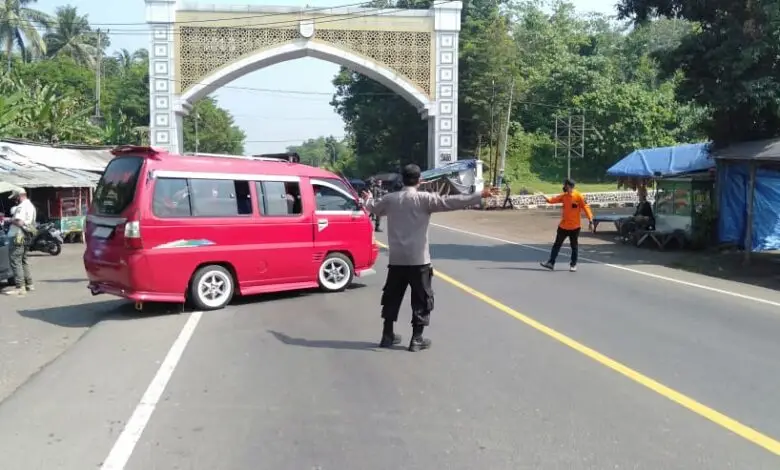 Hari Pertama PPKM Darurat, 60 Kendaraan Terjaring Pemeriksaan di Haurwangi