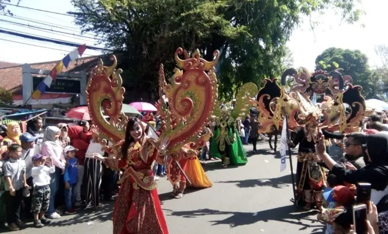 Helaran Festival Cianjur, Setiap Kecamatan Tampilkan Kreasi Seni