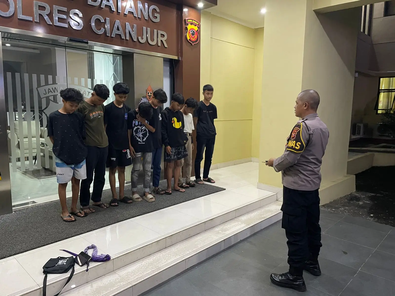 Hendak Perang Sarung, Polres Cianjur Amankan 8 Pelaku!