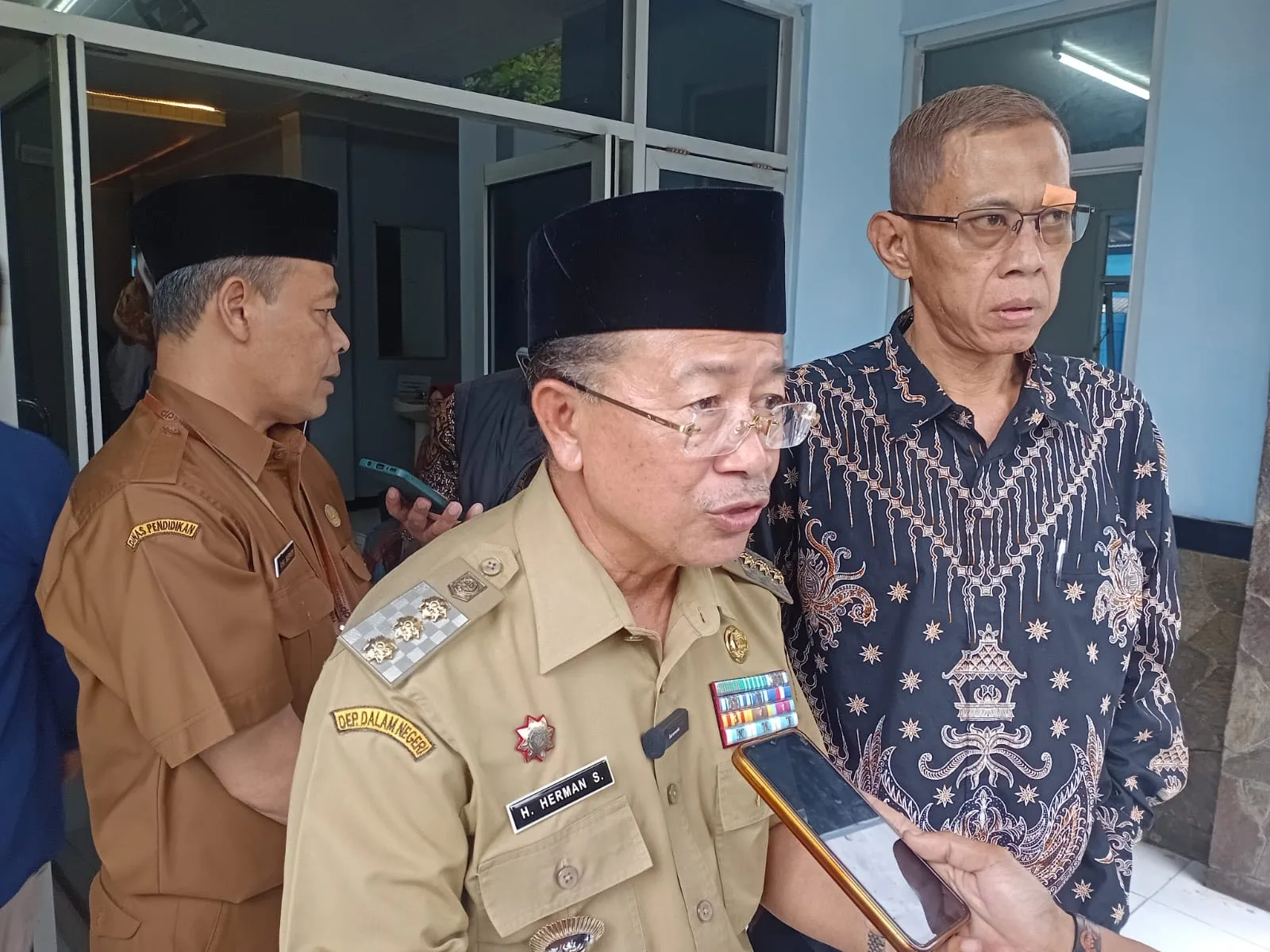 Herman Suherman Berkomitmen Tetap Bantu Warga Cianjur Meski Tak Lagi Jadi Bupati