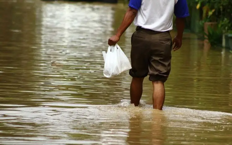 Hujan Lebat Landa Jakarta, Banjir Kembali Terjang 82 RT