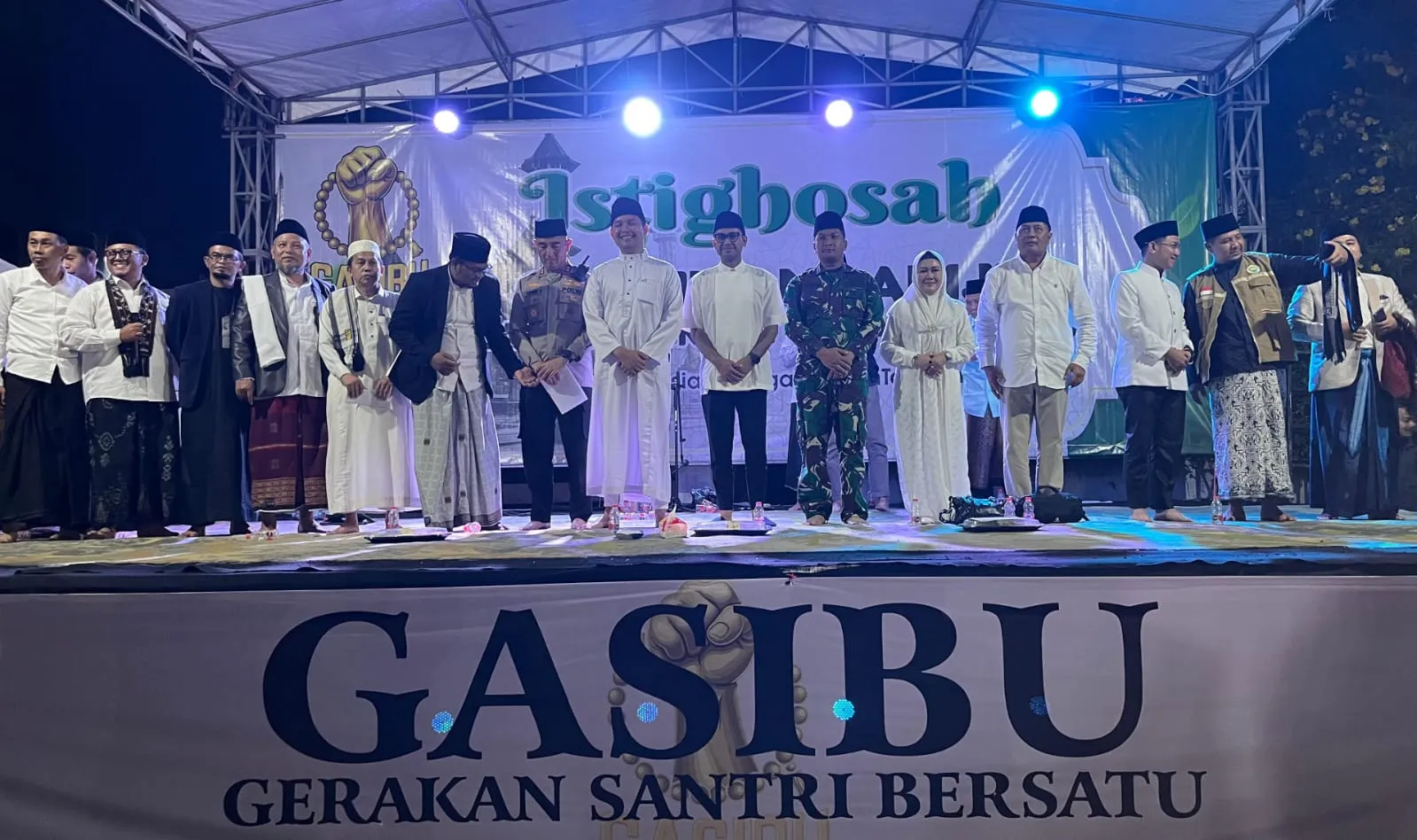 Ikhtiar Wujudkan Jatidiri Tatar Santri, Ketua DPRD Cianjur Hadiri Istighosah Akbar Bersama Ribuan Santri
