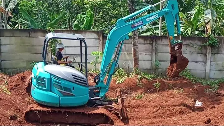 Isfhan Barkah, Pengusaha Muda Cianjur Siapkan Lahan Pemakaman Jenazah Corona