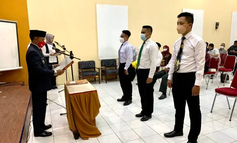 Isi Kekosongan, Pemdes Sindanglaya Lantik Tiga Perangkat Desa Baru