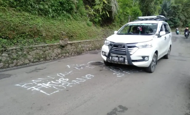 Jalan Cianjur - Sukanagara Rusak Lagi, Pengerjaan Tidak Sesuai?