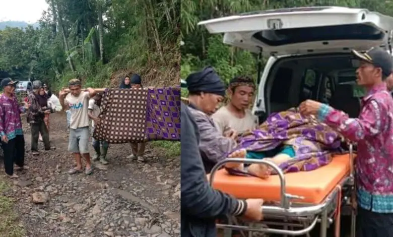 Jalan Rusak Akibat Longsor, Warga Sakit di Campaka Ditandu 1,5 Km