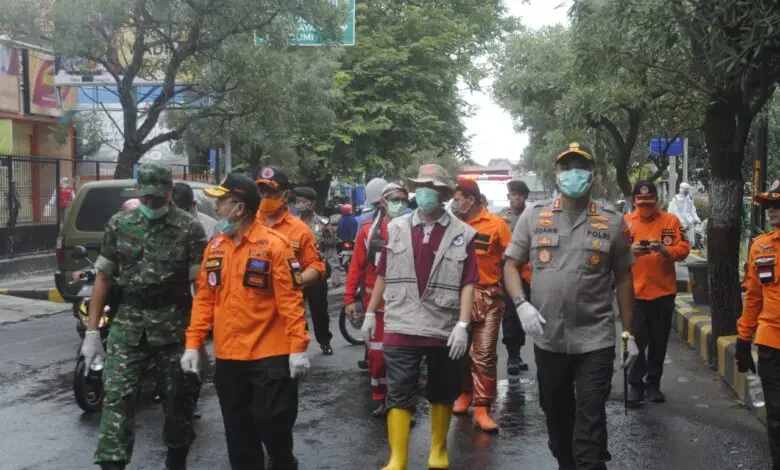 Jalanan di Cianjur Disemprot Disinfektan, Cipanas dan Ciranjang Menyusul