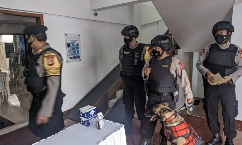 Jelang Natal, Polres Cianjur Lakukan Sterilisasi di Sejumlah Gereja