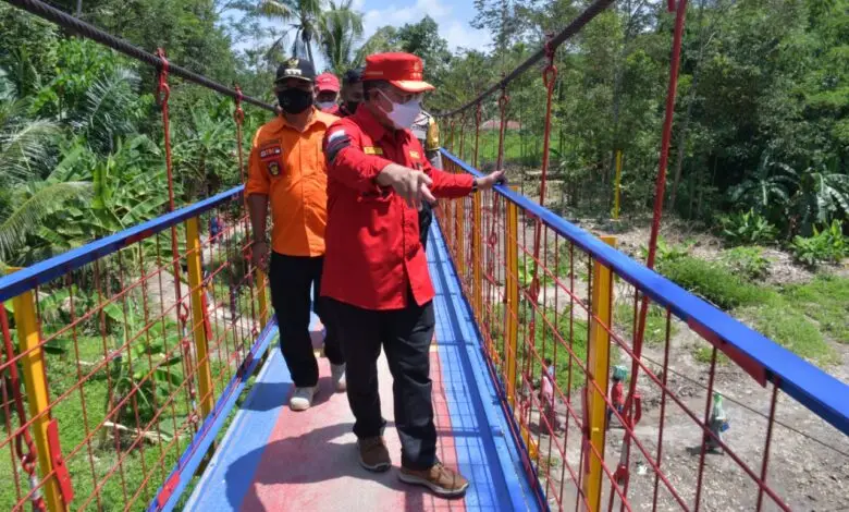 Jembatan Gantung Sepanjang 55 Meter di Leles Cianjur Diresmikan