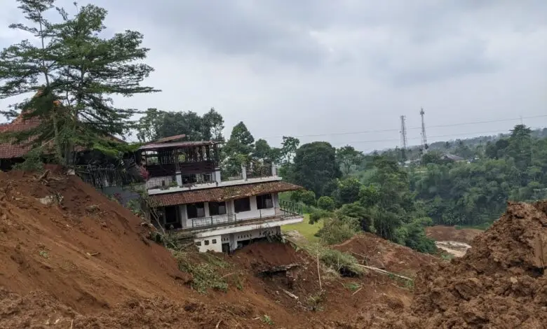 Jenazah Ibu dan 2 Anak Ditemukan Berpelukan Dilokasi longsor