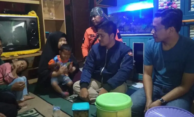 Karang Taruna Cianjur Bantu Keluarga Nuryani yang Tewas Dipatuk Ular