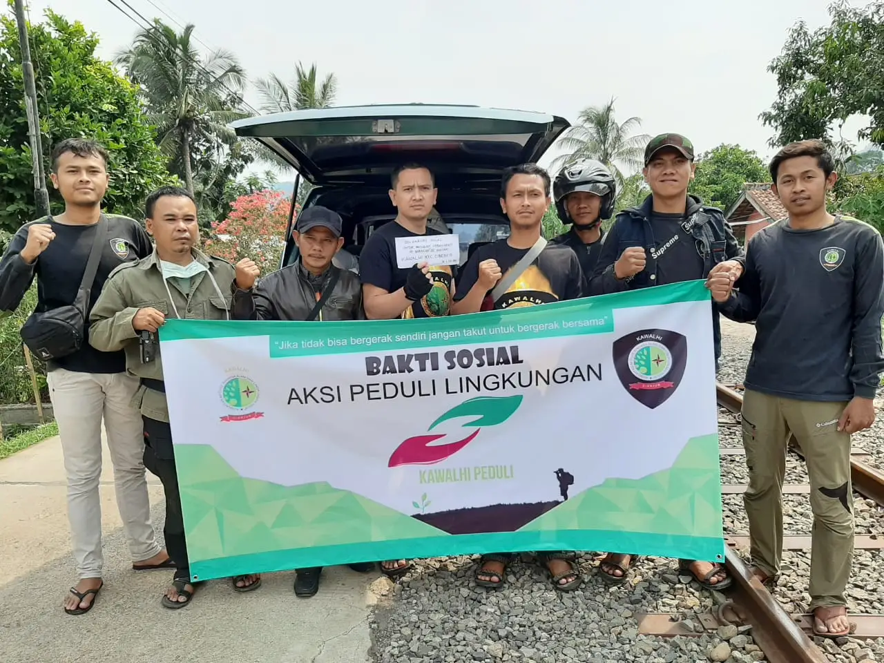 Kawalhi Cibeber Serahkan Bantuan untuk Ustaz Ece