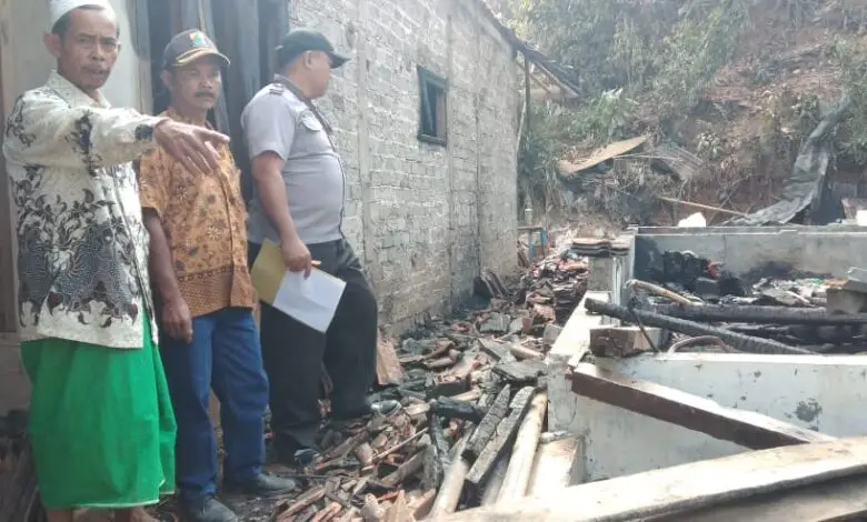 Kebakaran di Kadupandak Hanguskan Empat Rumah