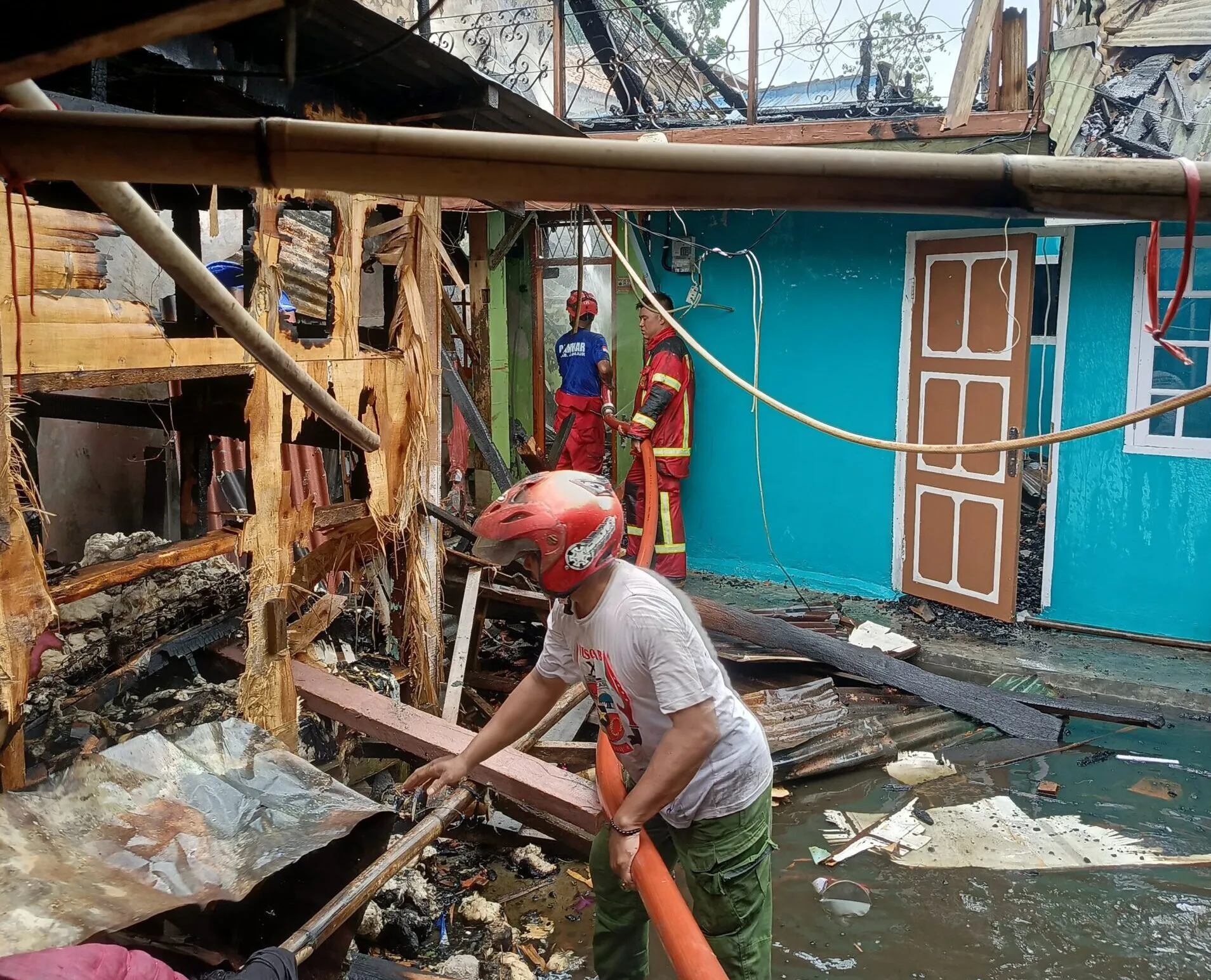 Kebakaran di Pacet Cianjur Hanguskan 3 Kontrakan, 10 Keluarga Kehilangan Rumah