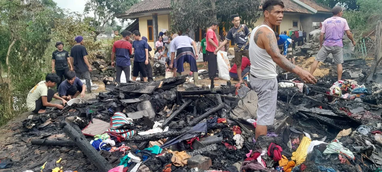 Kebakaran Hebat di Cibeber Cianjur, Dua Rumah dan Satu Motor Ludes