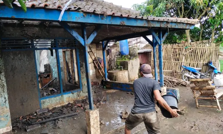 Kebakaran Lalap Habis Rumah Warga di Haurwangi