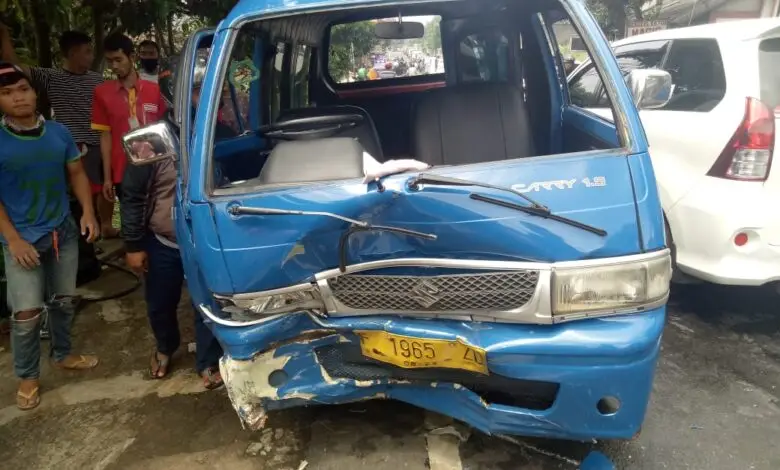 Kecelakaan Angkot di Cijedil, Dua Penumpang Luka, Barang Milik Korban Hilang