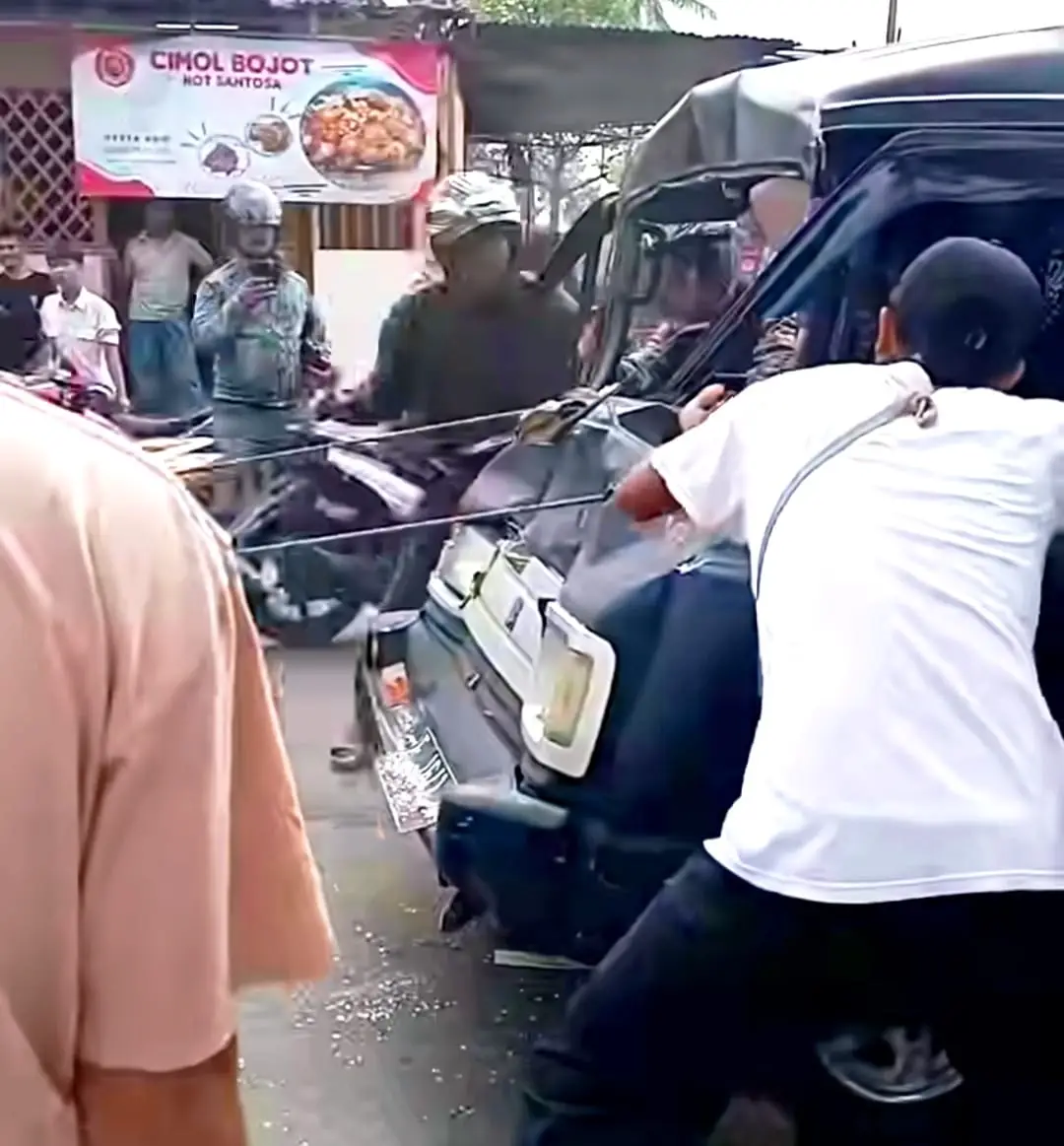 Kecelakaan Beruntun di Cianjur, Truk Libas Tiga Kendaraan di Depannya Karena Tidak Hati-Hati