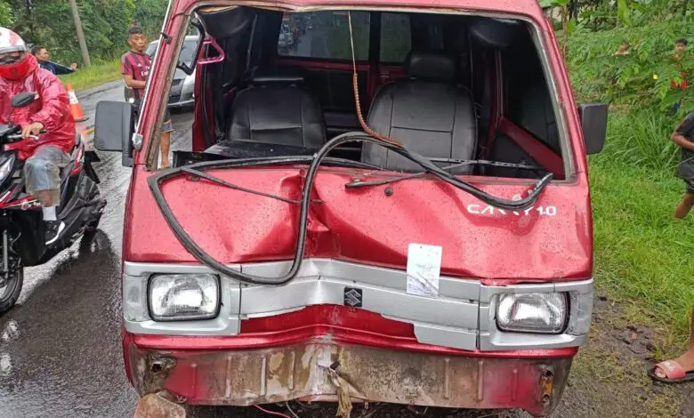 Kecelakaan di Cianjur, Truk Terguling dan Tabrak Carry di Jalan Veteran