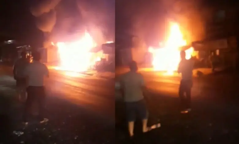 Kena Percikan Petasan Paralon, Pom Bensin Mini di Cikalongkulon Kebakaran