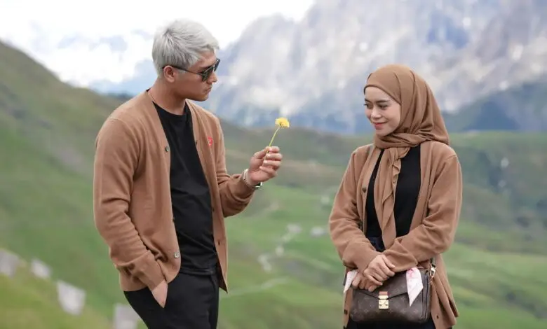Kepergok Selingkuh, Rizky Billar Emosi Cekik hingga Banting Lesti Kejora di Kamar Mandi