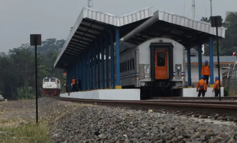 Kereta Api Cianjur - Cipatat Ditargetkan Beroperasi Bulan Ini