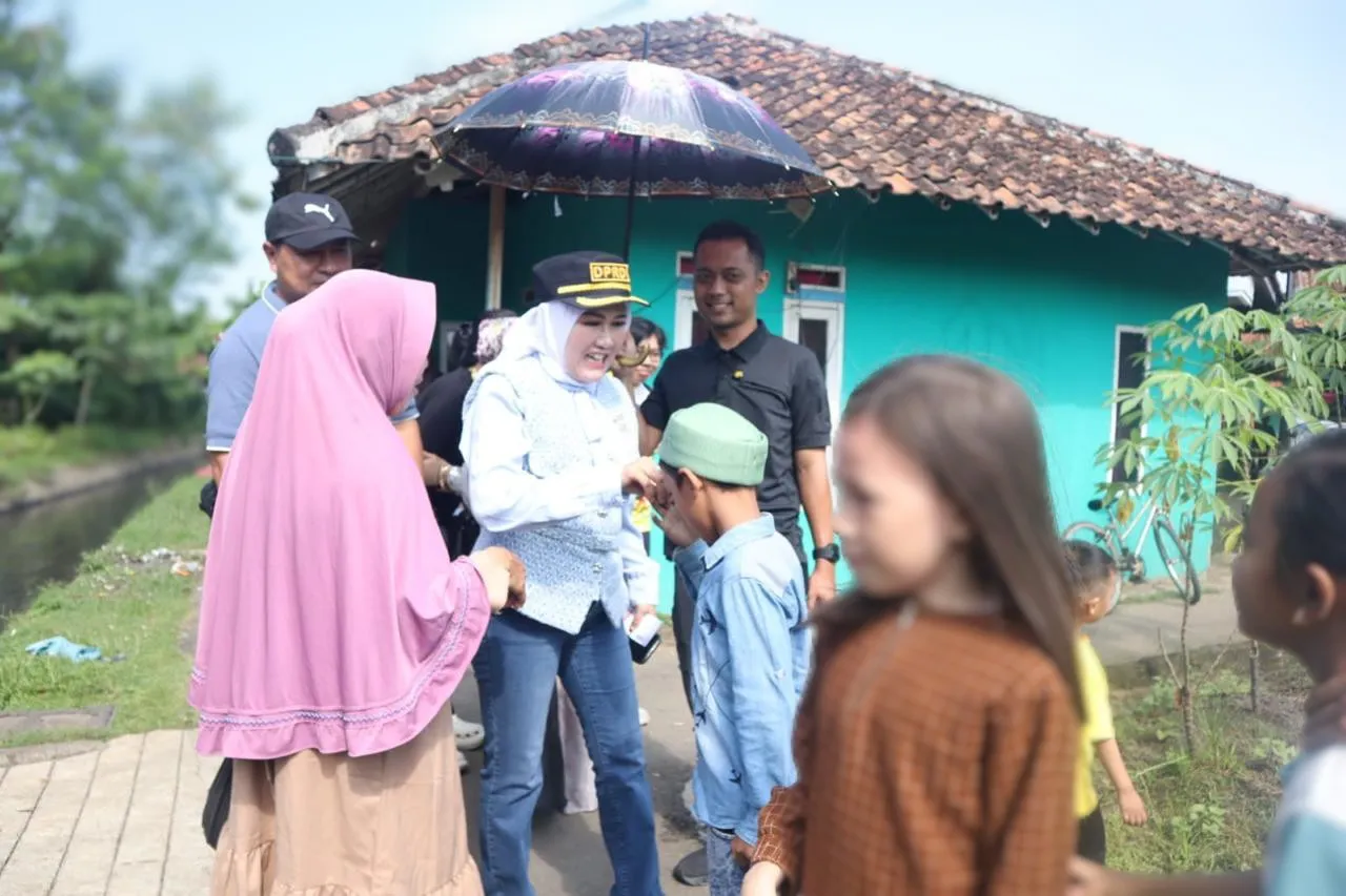 Ketua DPRD Cianjur Bagikan Ribuan Bingkisan Daging Kurban Sekaligus Serap Aspirasi Warga
