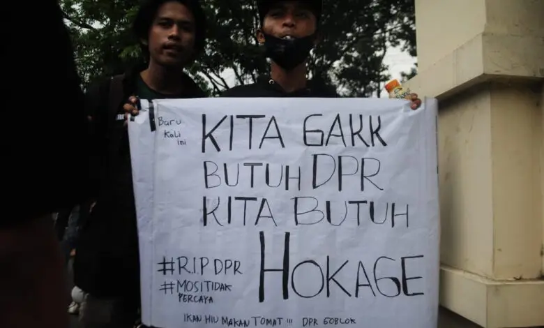 Klaster Pilkada VS Klaster Omnibus Law, Bahaya Mana?