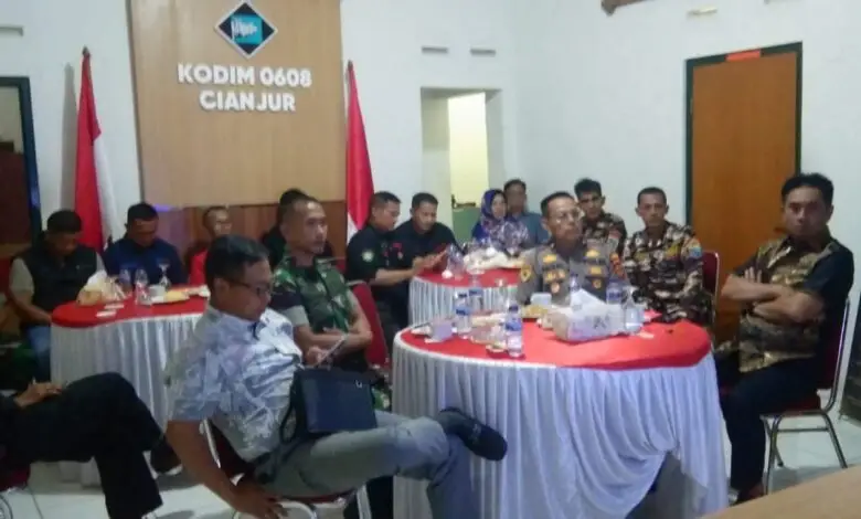 Kodim 0608 Cianjur Bareng Forkopimda Gelar Nonton Bareng Kasad Award 2023 melalui YouTube Streaming