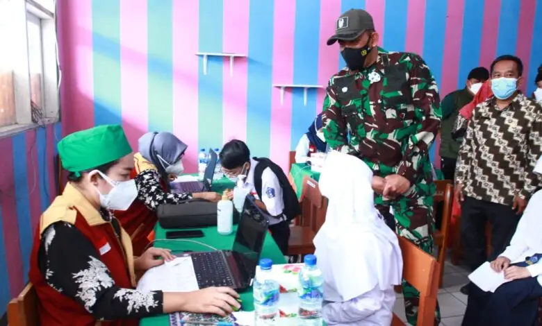 Kodim 0608 Gelar Vaksinasi Covid-19 di SMPN 4 Cianjur