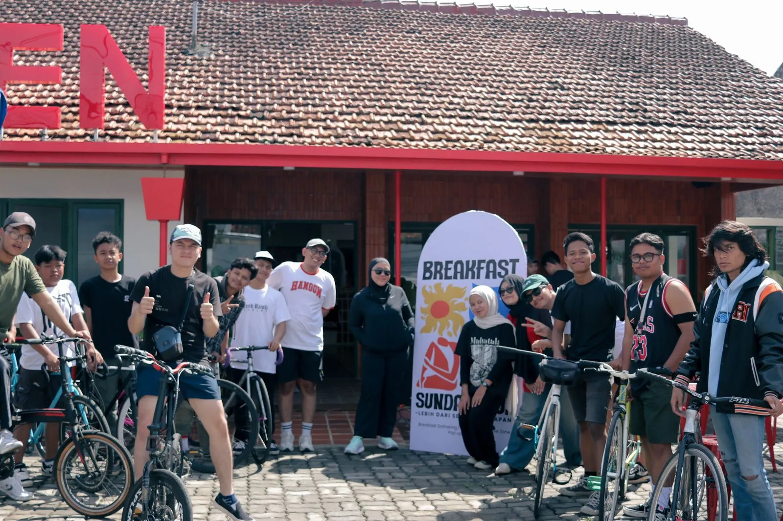 Komunitas Fixed Gear dan Skateboarder Meriahkan Breakfast Sunday Club BEN Home of Comfort Cianjur