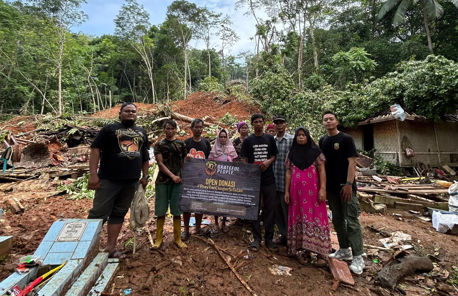 Komunitas SBD Tibbil Qulub Bantu Korban Longsor di Cianjur Selatan