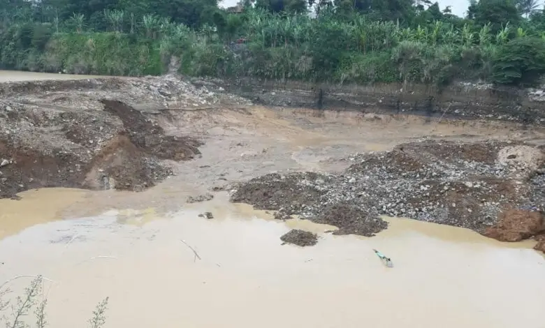 Korban Longsor Galian C di Gekbrong Belum Ditemukan