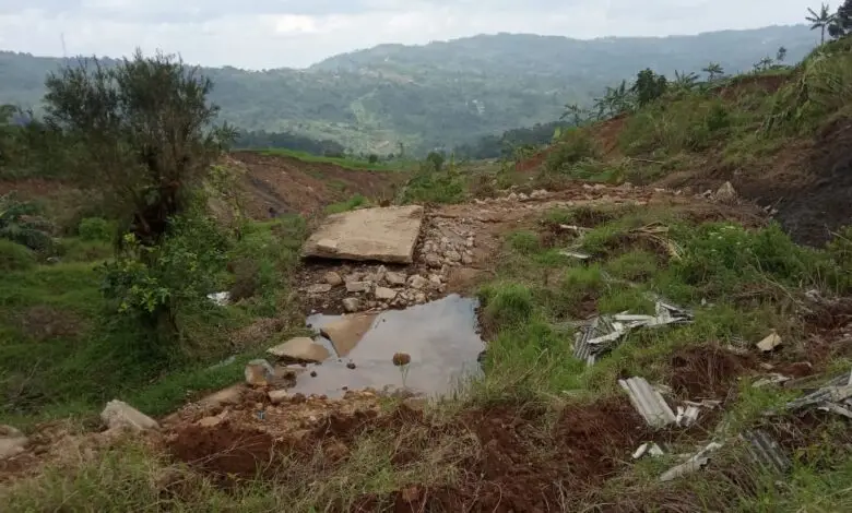 Krisis Air Dampak Pergeseran Tanah, Warga Numpang Mandi ke Tetangga