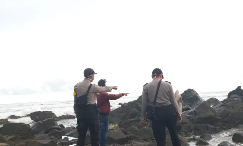 Kronologis 2 Wisatawan Asal Sukaresmi Terhempas Ombak Pantai Jayanti
