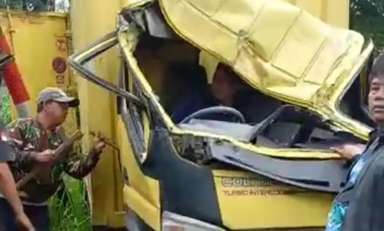 Kronologis Kecelakaan di Jalur Bangbayang Cianjur: Truk Kontainer Rem Blong, Supir Meninggal Dunia