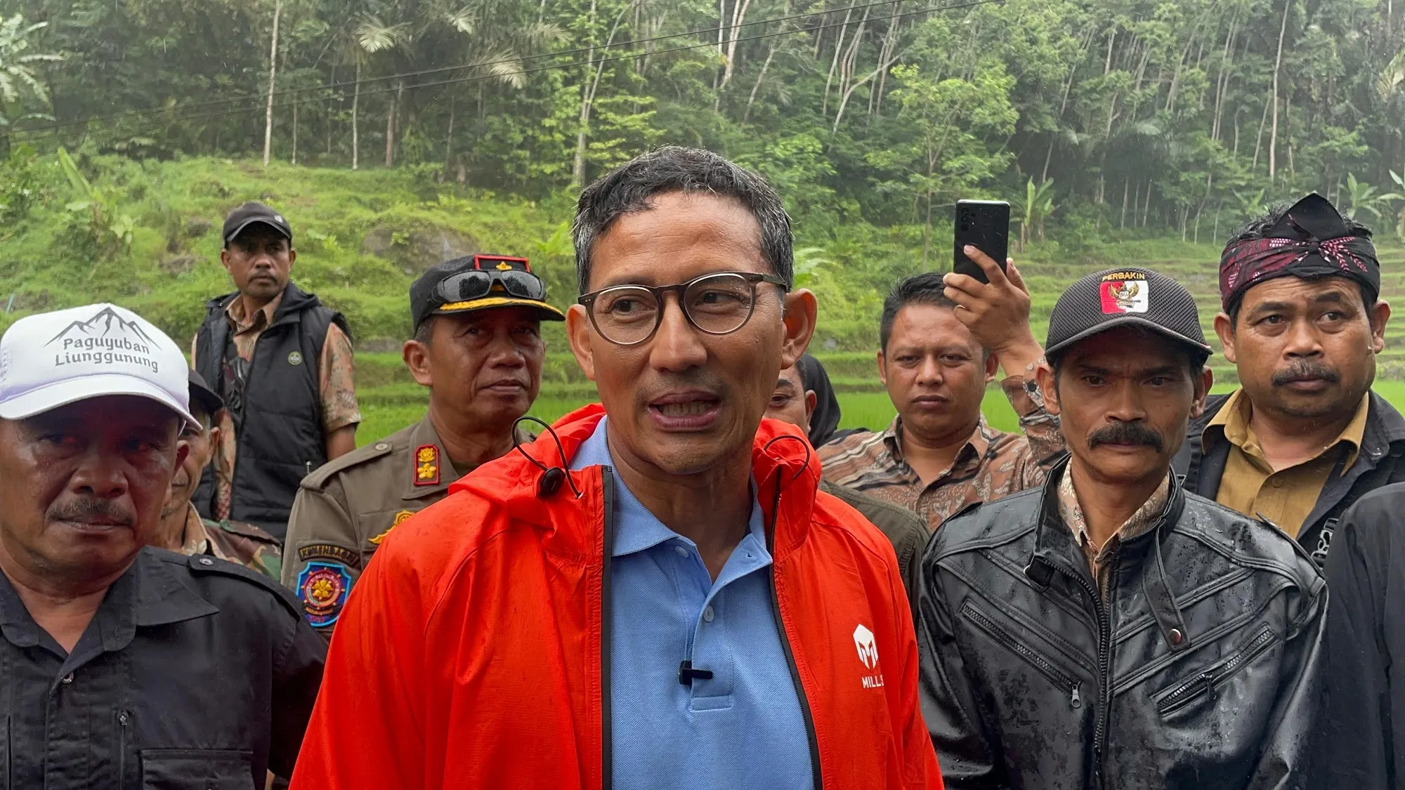 Kunjungi Cianjur, Sandiaga Uno Debut Curug Kubang Sebagai Wisata Kelas Dunia
