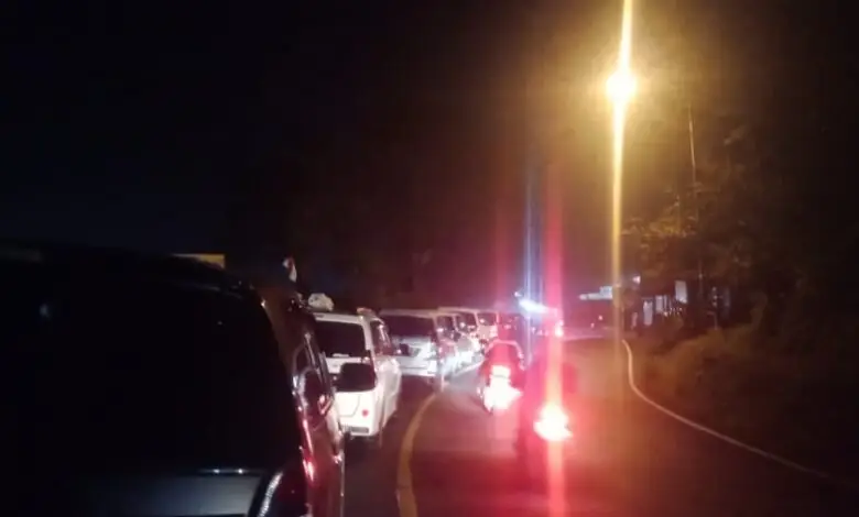 Libur Panjang, Jalur Puncak Padat Malam Hari Ini