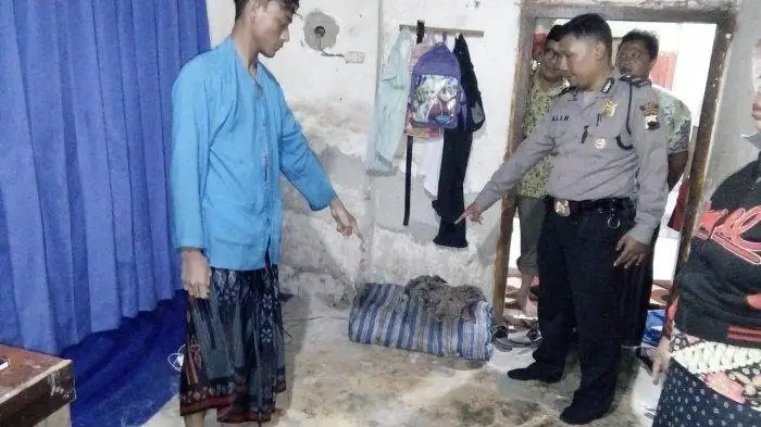 Main HP Sambil Dicas, Remaja Ini Tewas Tersambar Petir
