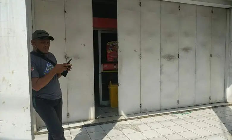 Maling Bobol Minimarket di Cianjur, Masuk Lewat Atap